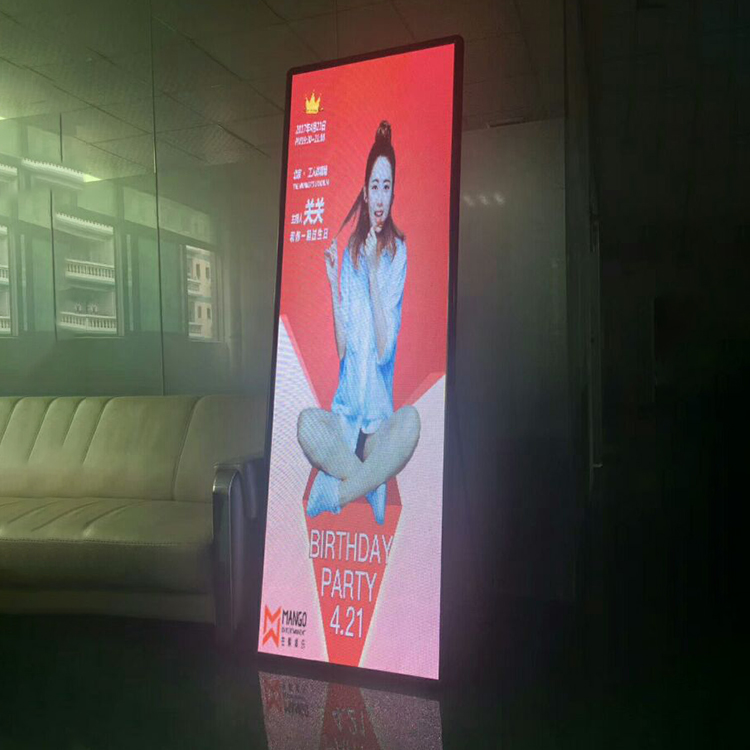 垂直P4 LED广告视频屏幕展示架